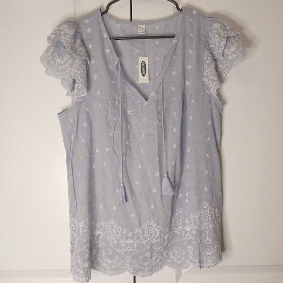 Old Navy Woman's Blouse with Flower - Picture 1 of 7